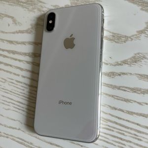 iPhone XS 64gb. Like new. Always in a case and with screen protector.